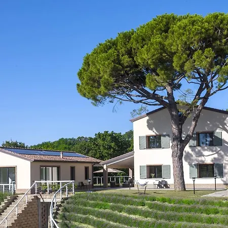 Casale Astralis 11, Emma