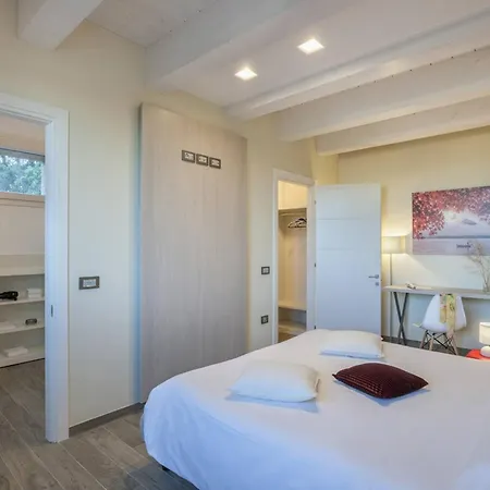 Casale Astralis 11, Emma Villas Vila